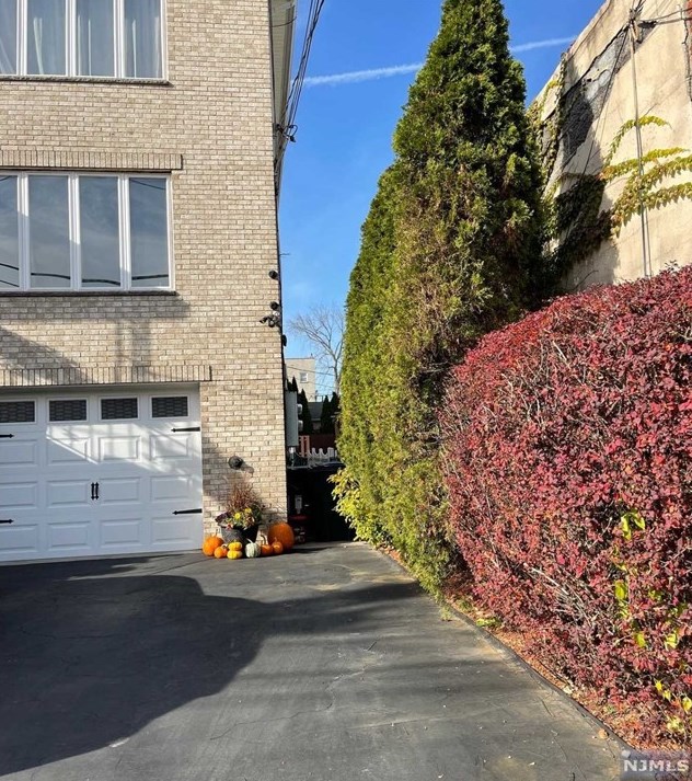 321 9th St #1, Fairview, NJ 07022