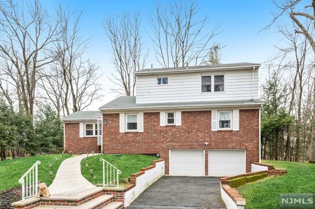 789 Park Ave, Oradell, NJ 07649