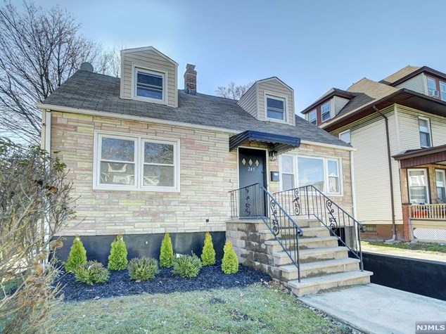 245 W 19th Ave, Irvington, NJ 07111