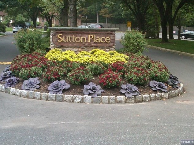308 Sutton Pl #308, Norwood, NJ 07648