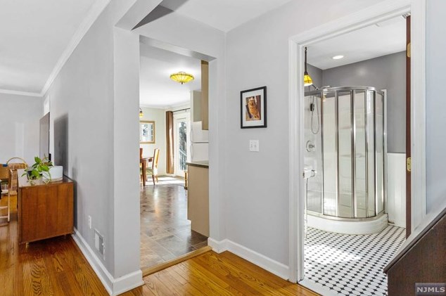 1 Courier Pl, Rutherford NJ  07070-1101 exterior