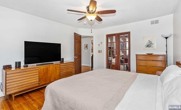 1 Courier Pl, Rutherford NJ  07070-1101 exterior