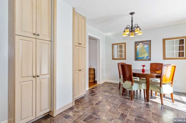 1 Courier Pl, Rutherford NJ  07070-1101 exterior