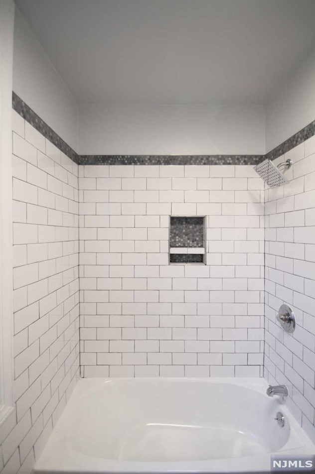 252 Van Horne St, Jersey City, NJ 07304