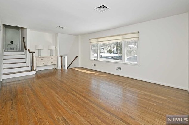 96 Greenbrook Pl, Park Ridge NJ  07656-1846 exterior