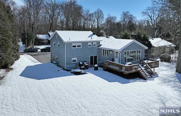 96 Greenbrook Pl, Park Ridge NJ  07656-1846 exterior