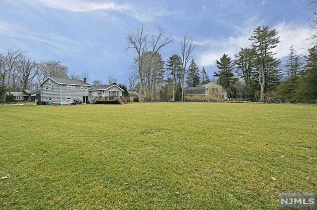 96 Greenbrook Pl, Park Ridge NJ  07656-1846 exterior