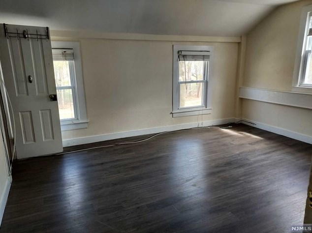 97 W Maple Ave, Allendale, NJ 07401