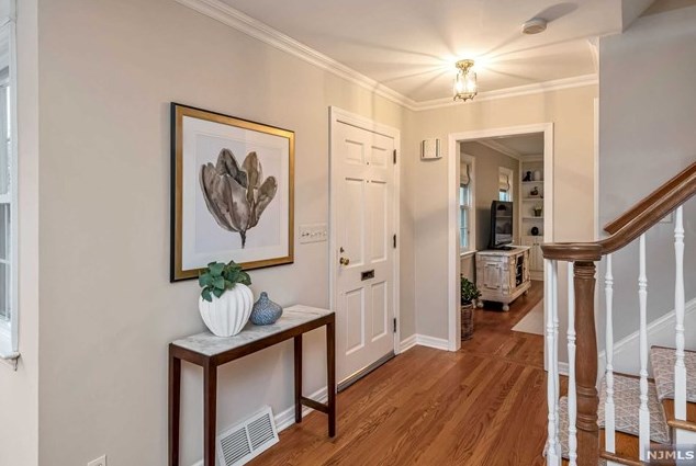 16 Beechwood Rd, Ho Ho Kus, NJ 07423