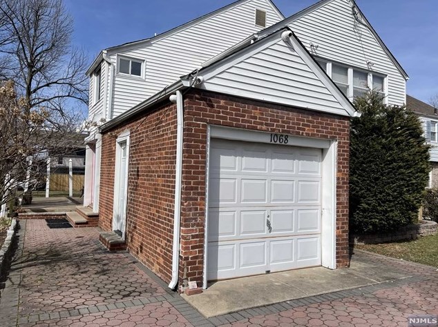 1068 Margaret St, Teaneck, NJ 07666
