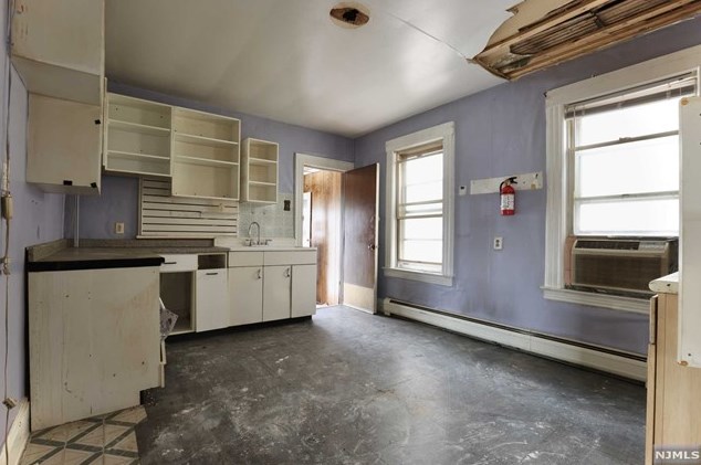 155 Hayward Pl, Wallington, NJ 07057
