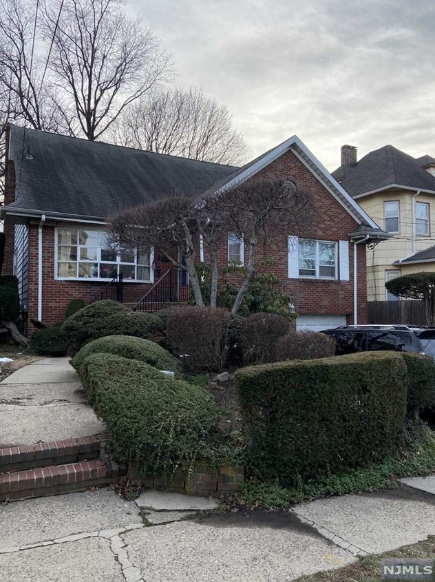 1010 Maple Ave, Ridgefield, NJ 07657