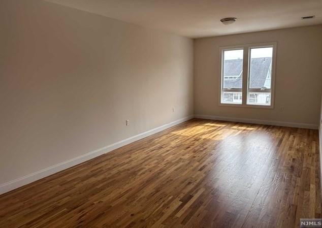 100 Park Ave #203, Hillsdale, NJ 07642