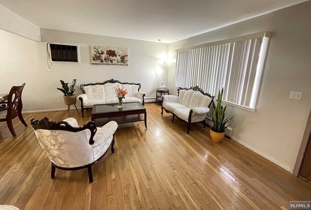 51 New Brier Ln, Clifton, NJ 07012