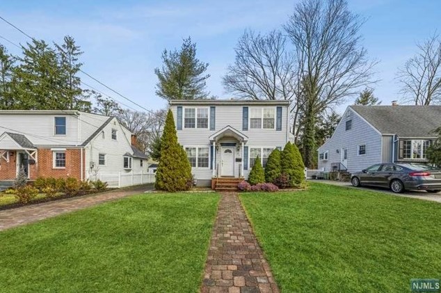 373 Ponfield Pl, Ridgewood, NJ 07450