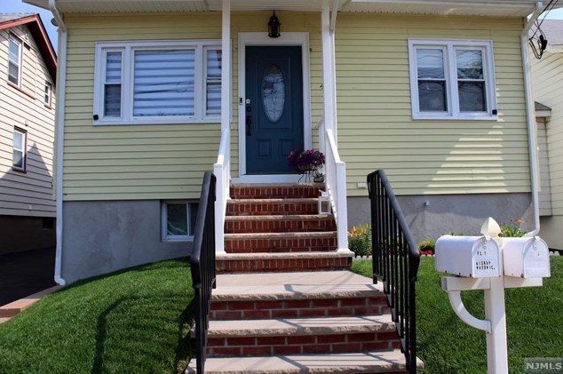 499 Victor St #1, Saddle Brook, NJ 07663
