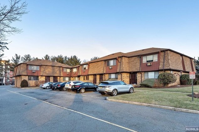 148 Allwood Rd, Clifton NJ 07014-1620 exterior