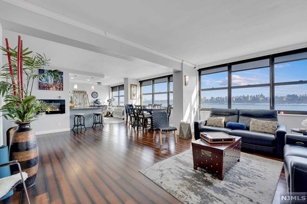 7004 Boulevard E #9e, West New York, NJ 07093