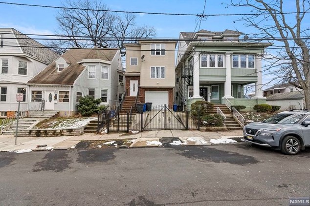 785 Ridge St, Newark NJ  07104-2325 exterior