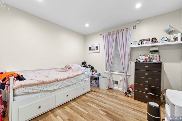 785 Ridge St, Newark NJ  07104-2325 exterior