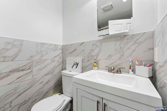 785 Ridge St, Newark NJ  07104-2325 exterior