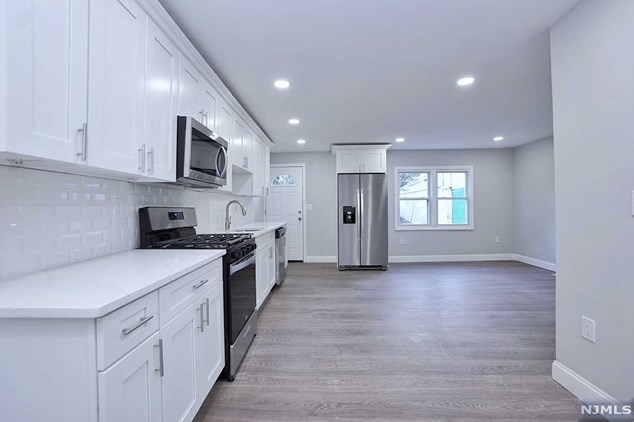 76 Gaston Ave, Outwater, NJ 07026