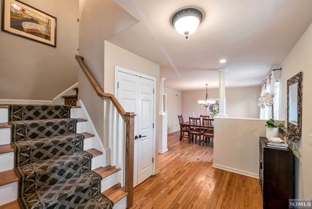 875 Harristown Rd, Ridgewood, NJ 07452