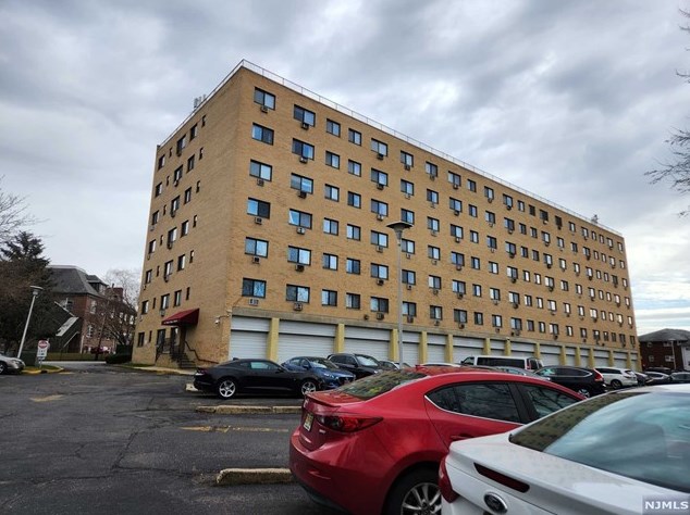 44 S Main St Apt 7e, Lodi, NJ