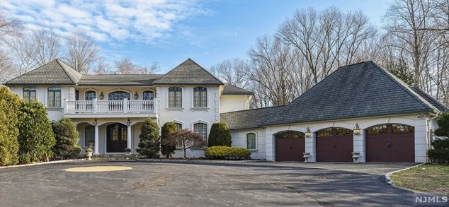 1143 High Mountain Rd, Franklin Lakes, NJ 07417