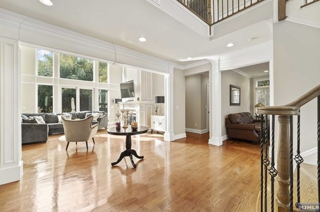 390 Orchard Pl, Haworth, NJ 07641