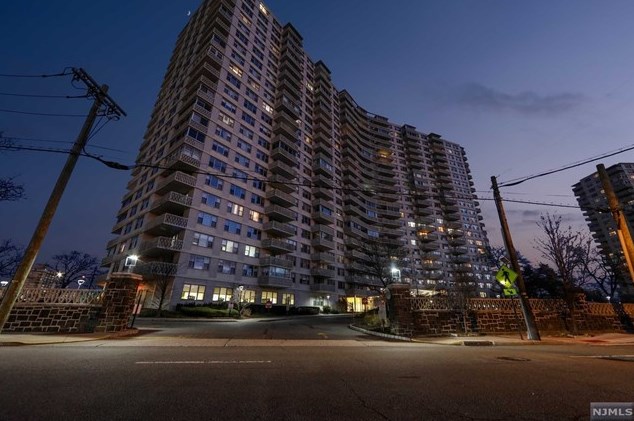2100 Linwood Ave #10n, West Fort Lee, NJ 07024