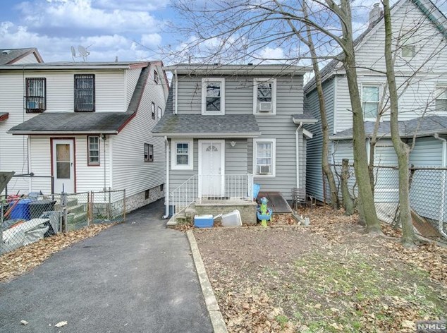 47 Palm St, Newark NJ 07106-1117 exterior