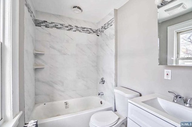 47 Palm St, Newark NJ 07106-1117 exterior