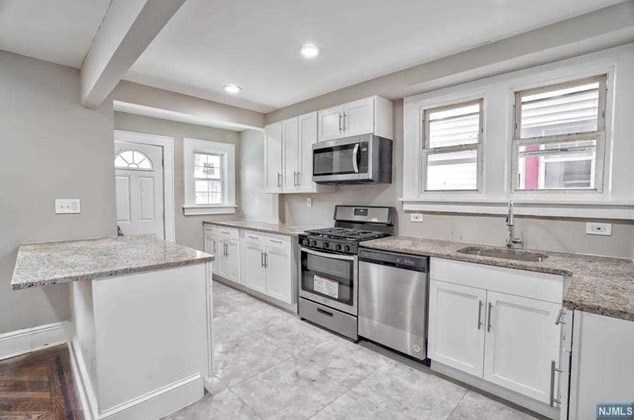 47 Palm St, Newark NJ 07106-1117 exterior