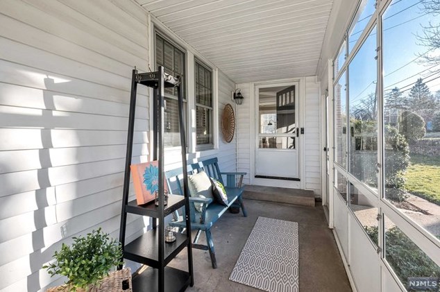 456 Louisa Ave, Wyckoff, NJ 07481-3025