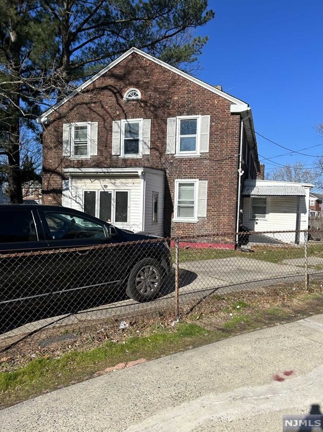 1003 Ironside Rd, Camden, NJ 08104