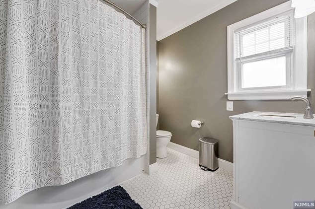 198 Elder Ave, Bergenfield NJ  07621-1112 exterior