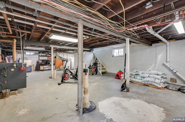 198 Elder Ave, Bergenfield NJ  07621-1112 exterior