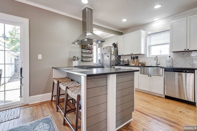 198 Elder Ave, Bergenfield NJ  07621-1112 exterior