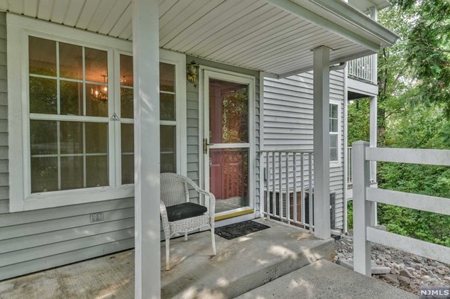 1360 Oxford St, Mahwah, NJ 07430