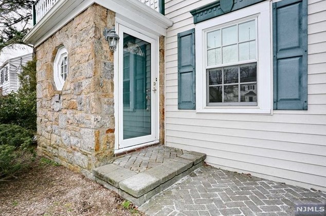 568 Rock Rd, Ridgewood, NJ 07452