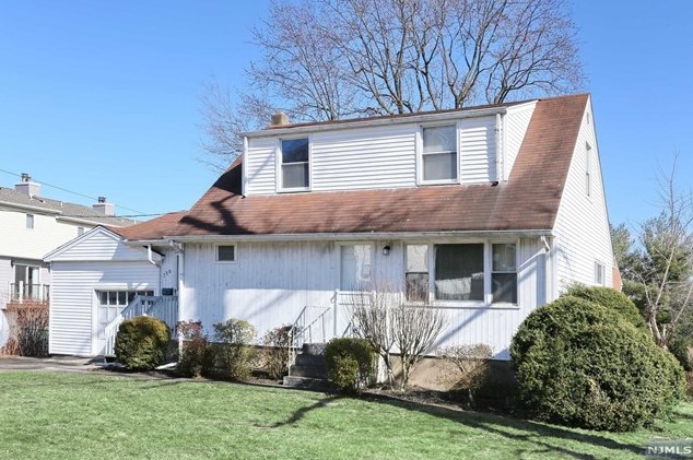 750 Center Ave, River Edge, NJ 07661