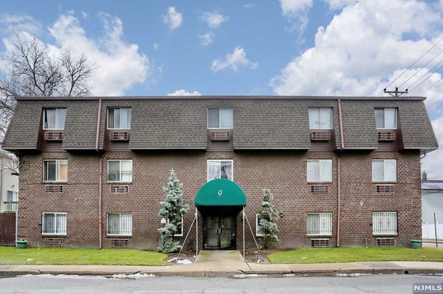 9 Vreeland Ave, Hackensack, NJ 07601