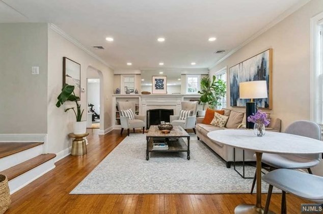 98 Windsor Rd, Tenafly, NJ 07670-2616