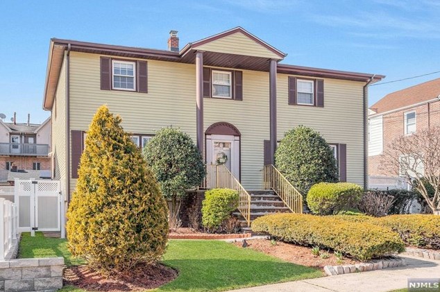 28 Grant Ave, Cliffside Park, NJ 07010