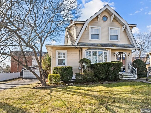 31 Tenney Ave, River Edge, NJ 07661