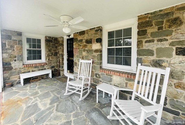 609 Overlook Dr, Wyckoff NJ  07481-1309 exterior