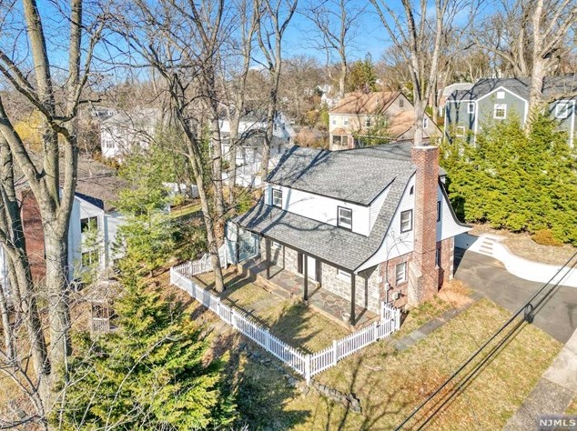 675 Northumberland Rd, Teaneck, NJ 07666