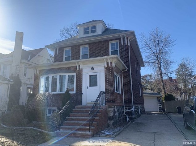 1011 Abbott Blvd, West Fort Lee, NJ 07024