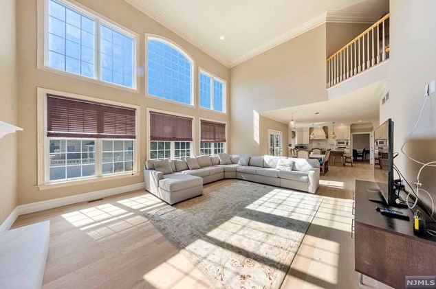 23 Taft Ct, Westwood NJ  07677-8322 exterior